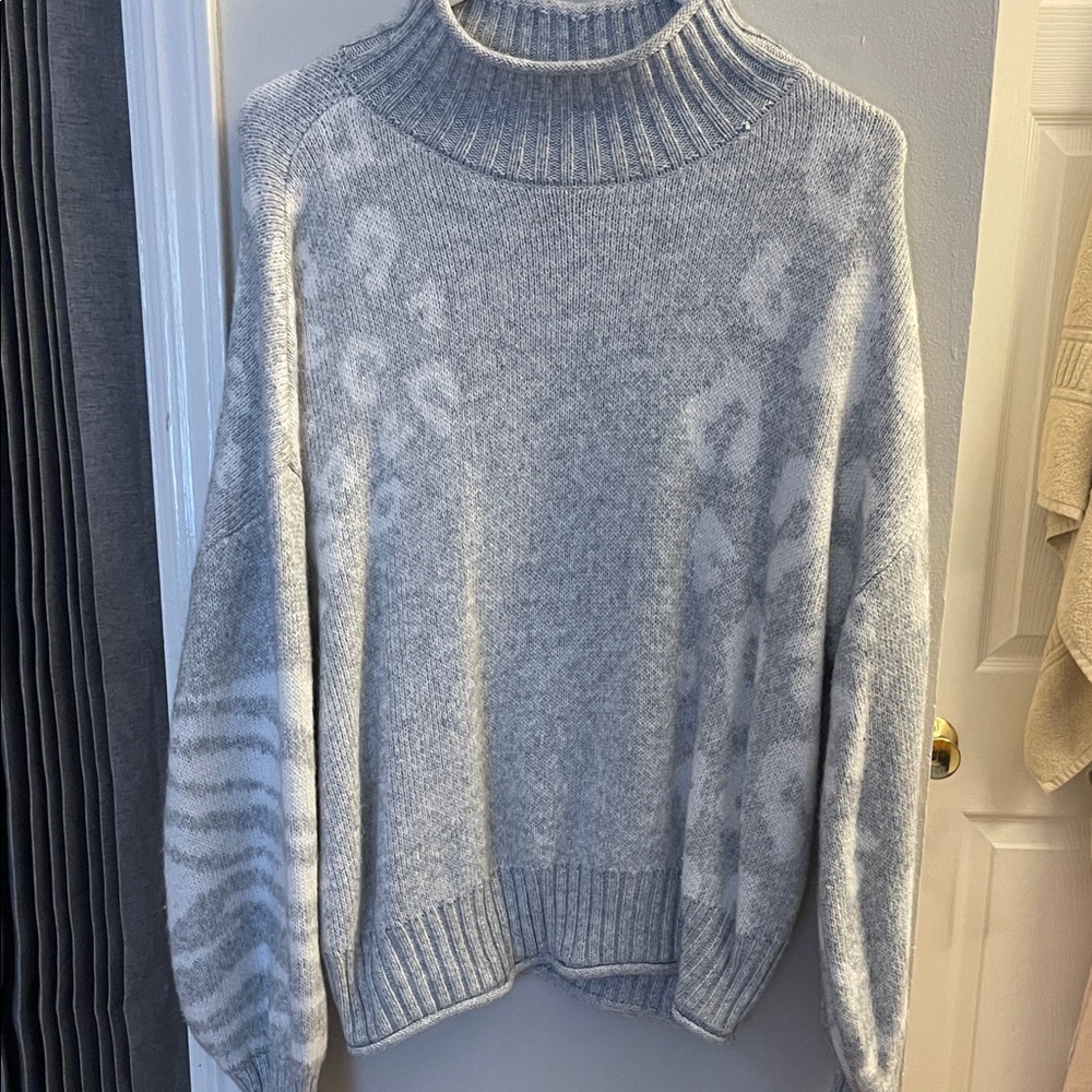 Nine West Light Gray Patterned Turtleneck Sweater